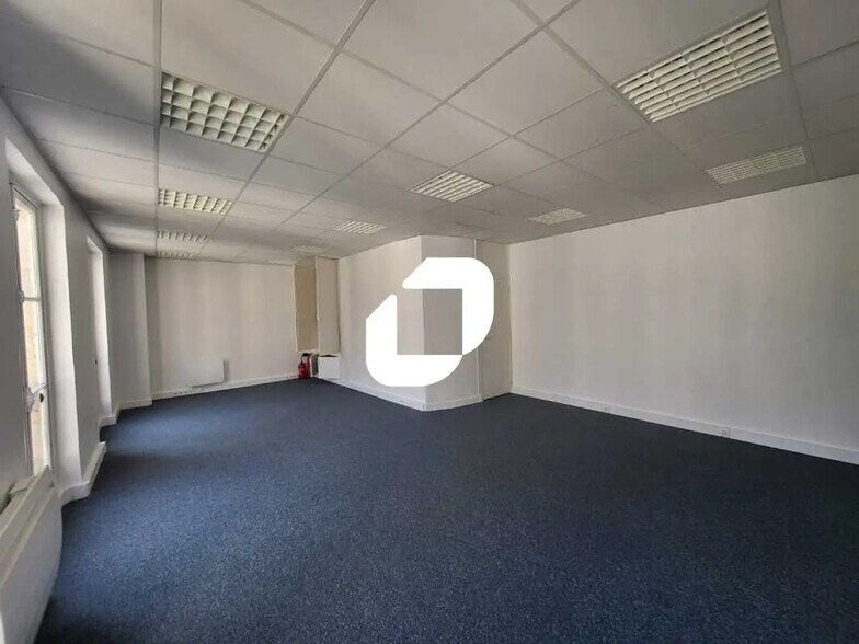 Bureau dans Paris à louer - Photo de l’immeuble – Image 2 sur 5