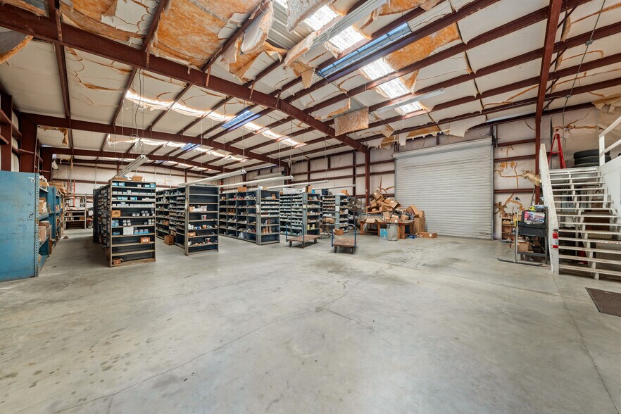 12016 FM 830 Rd, Willis, TX à vendre - Photo de l’immeuble – Image 2 sur 23