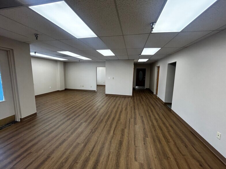 5501-5519 Pioneer Park Blvd, Tampa, FL à louer - Photo intérieure – Image 2 sur 13
