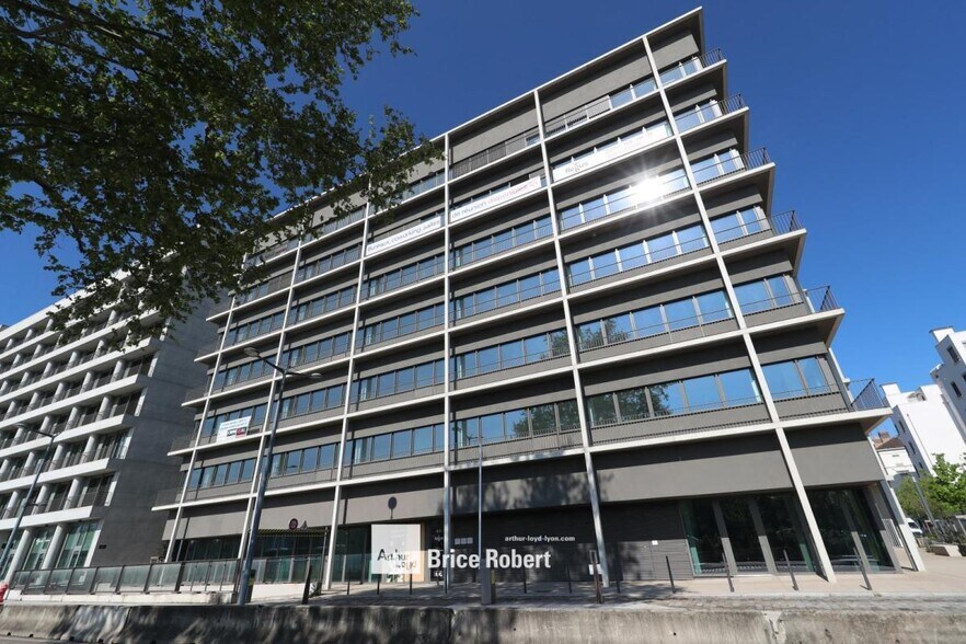 Local commercial dans Lyon à louer - Photo de l’immeuble – Image 1 sur 9