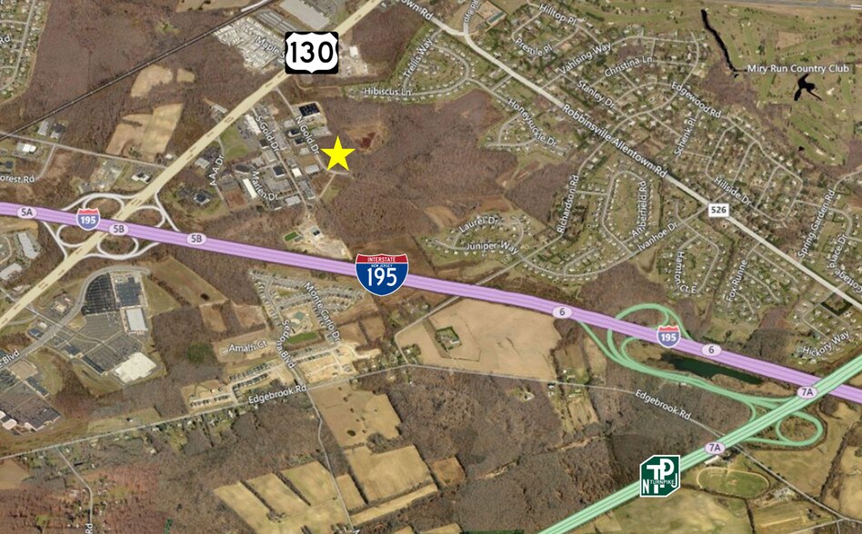 110 N Gold Dr, Robbinsville, NJ à louer - Photo de l’immeuble – Image 2 sur 4