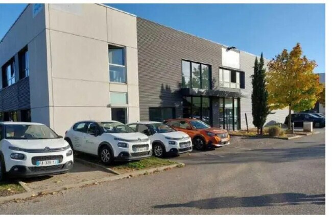 Plus de détails pour 3 Rue Paul Rieupeyroux, Saint-Priest - Bureau, Local d'activités à louer