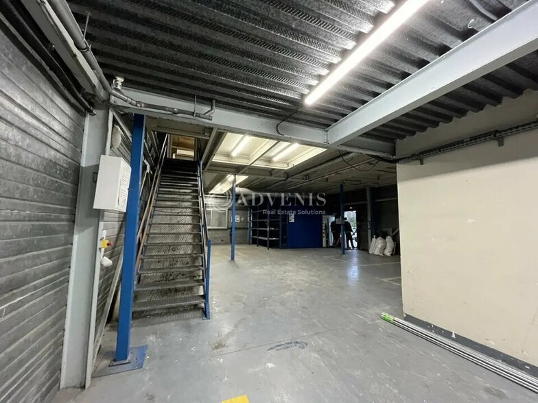 Local d’activités dans Buc à louer - Photo intérieure – Image 3 sur 7