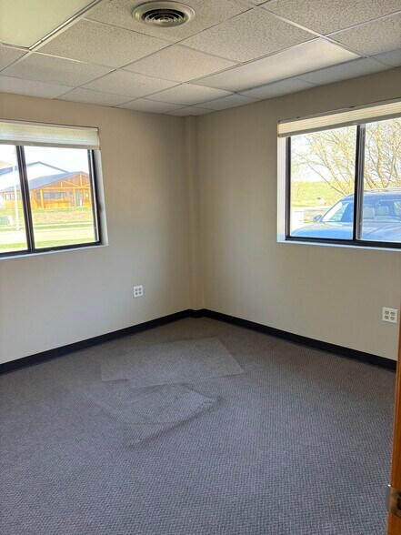 6256 34th Ave NW, Rochester, MN à vendre - Photo de l’immeuble – Image 3 sur 34
