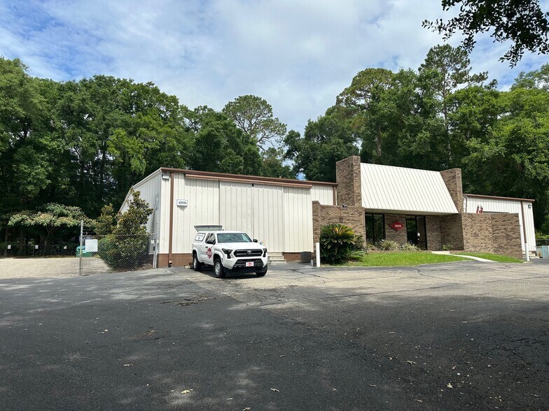 4800 Woodlane Cir, Tallahassee, FL à louer - Photo de l’immeuble – Image 1 sur 6