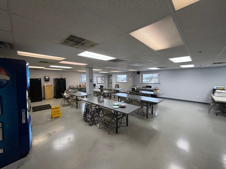 202 Industrial Dr, New Haven, MO à vendre - Photo intérieure – Image 2 sur 4