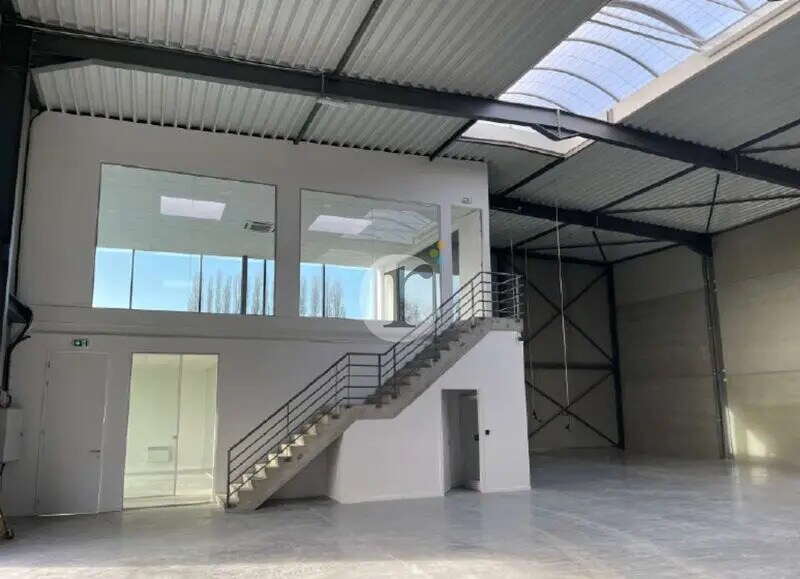 Bureau dans Sainghin-en-Mélantois à louer - Photo de l’immeuble – Image 3 sur 4