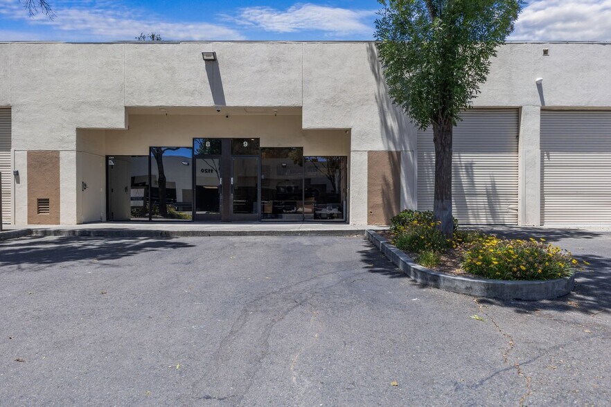 1130 Industrial Ave, Petaluma, CA à vendre - Photo de l’immeuble – Image 2 sur 26