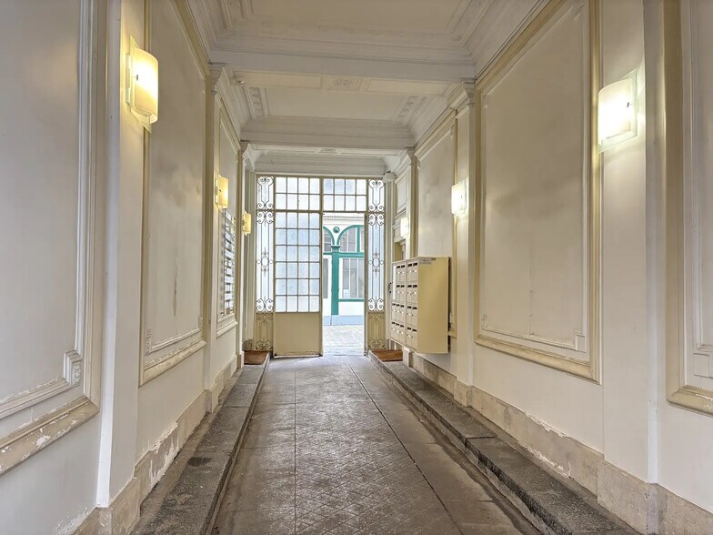 33 Rue Godot De Mauroy, Paris à louer - Hall d’entrée – Image 3 sur 11