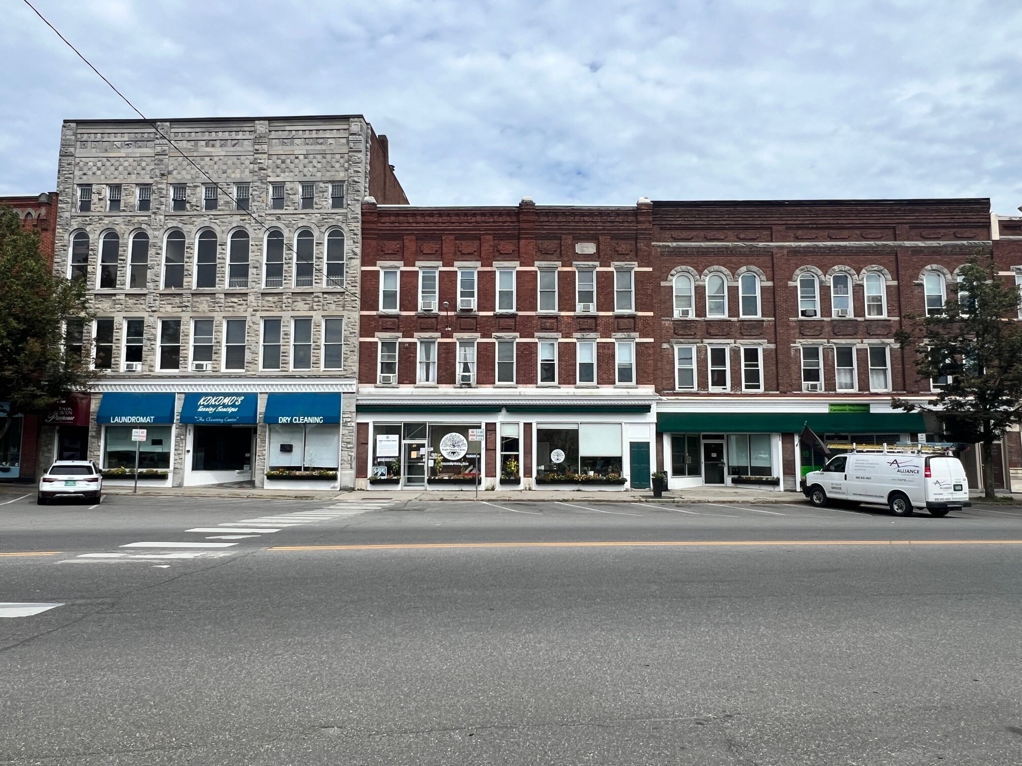 43, 49 & 51 Main Street, Fair Haven, VT portefeuille de 3 biens à vendre sur LoopNet.fr Photo principale– Image 1 sur 18
