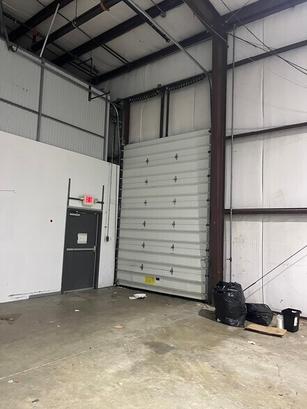 1075 Delsea Dr, Westville, NJ à louer - Photo de l’immeuble – Image 2 sur 7