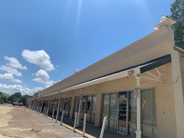 3931 Hanging Moss Rd, Jackson, MS à louer - Photo de l’immeuble – Image 3 sur 3