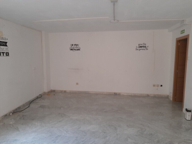 Bureau dans Cáceres, Cáceres à louer - Photo de l’immeuble – Image 3 sur 5