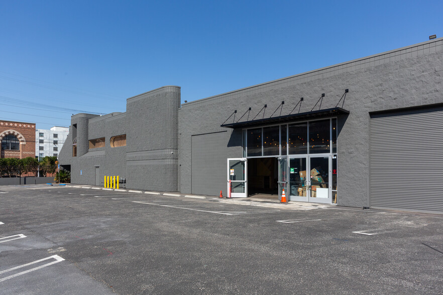634 S Mateo St, Los Angeles, CA à louer - Photo de l’immeuble – Image 2 sur 13