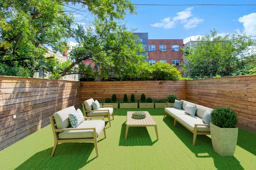 710 Hart St, Brooklyn, NY à vendre - Photo de l’immeuble – Image 2 sur 6