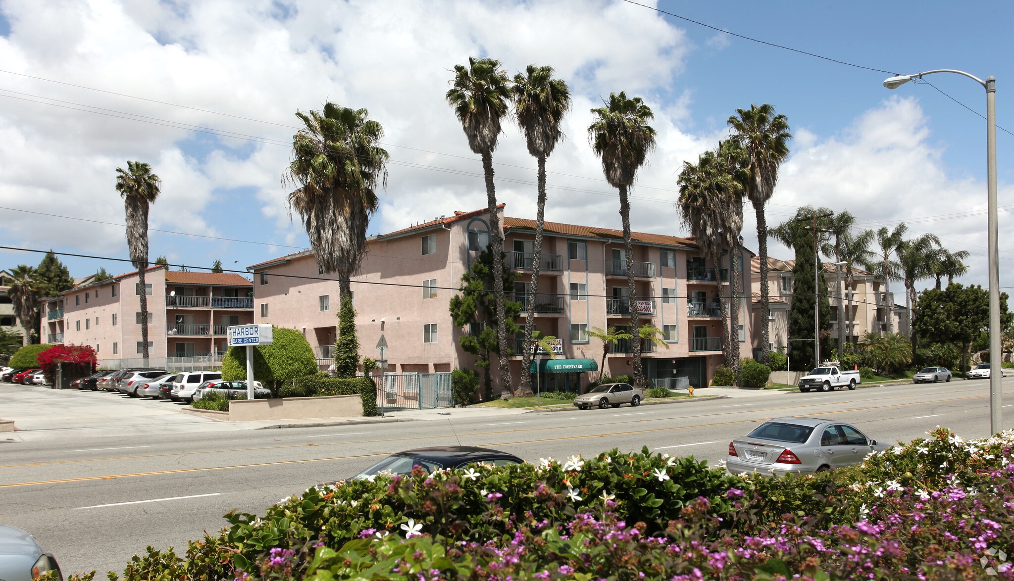 21501 S Vermont Ave, Torrance, CA à vendre Photo principale– Image 1 sur 5