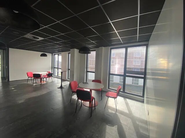 Bureau dans Taverny à louer - Photo de l’immeuble – Image 3 sur 7