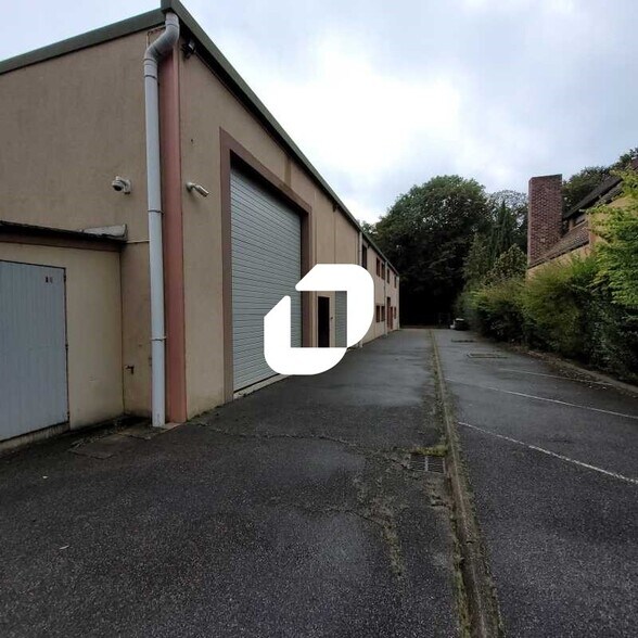 Local d'activités dans Jouy-en-Josas à vendre - Photo de l’immeuble – Image 3 sur 9