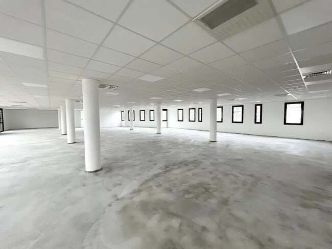 Plus de détails pour Bureau à vendre