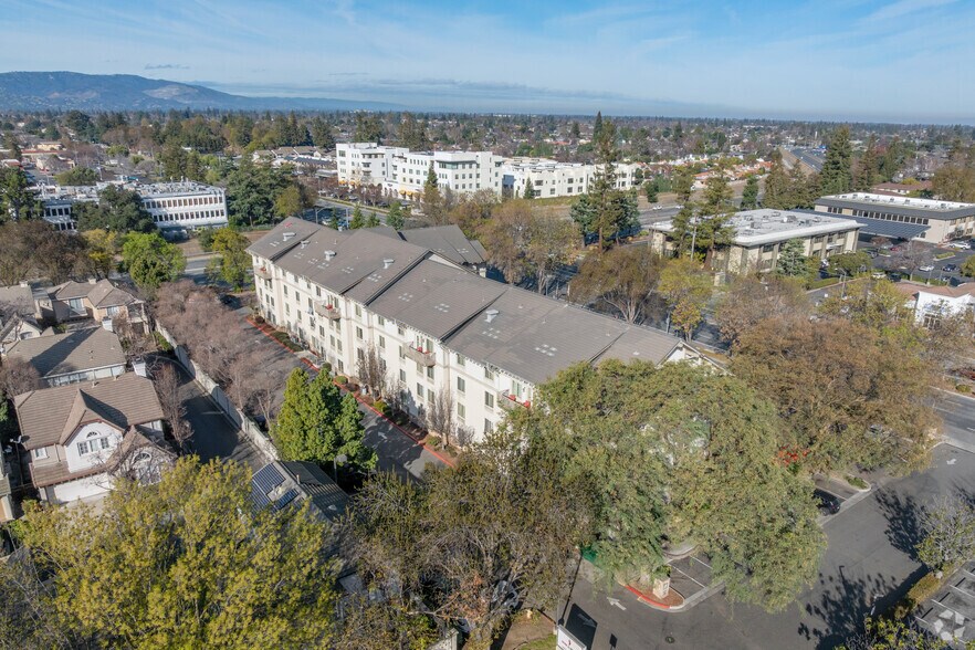 550 W Hamilton Ave, Campbell, CA à vendre - Aérien – Image 3 sur 4