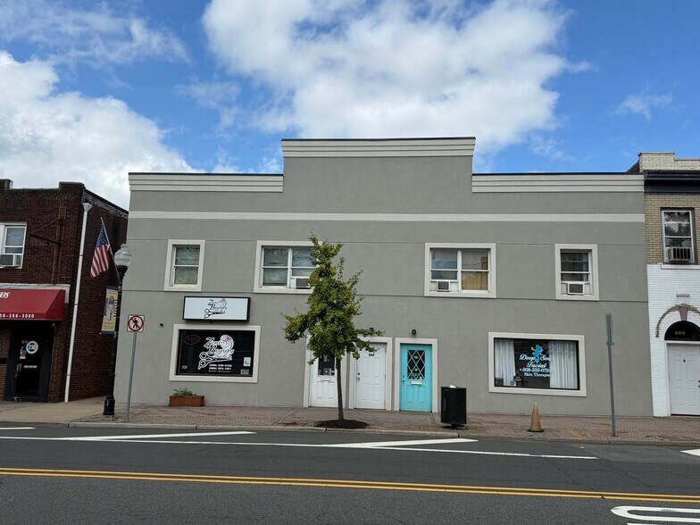 204-208 S Main St, Manville, NJ à louer - Photo de l’immeuble – Image 1 sur 12
