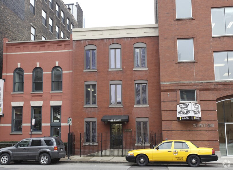 223 W Ohio St, Chicago, IL à vendre - Photo principale – Image 1 sur 4
