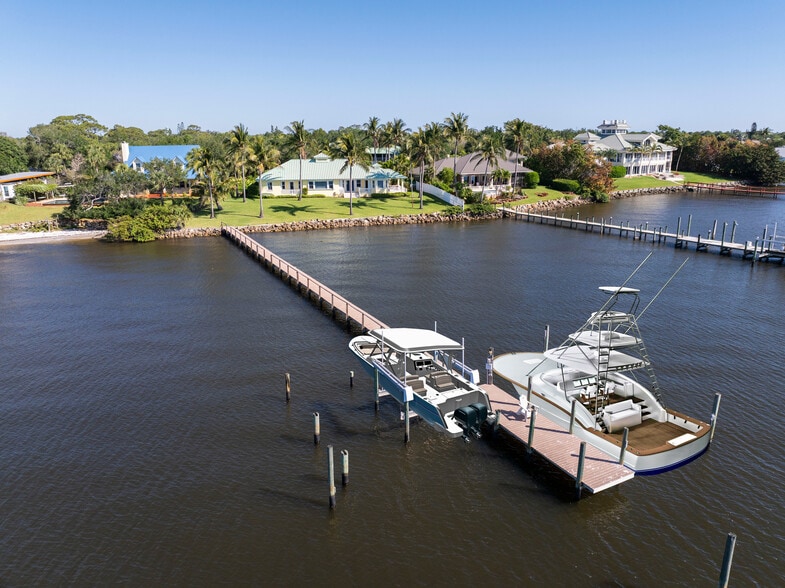 1530 NE Dixie Hwy, Jensen Beach, FL à vendre - Photo de l’immeuble – Image 3 sur 26