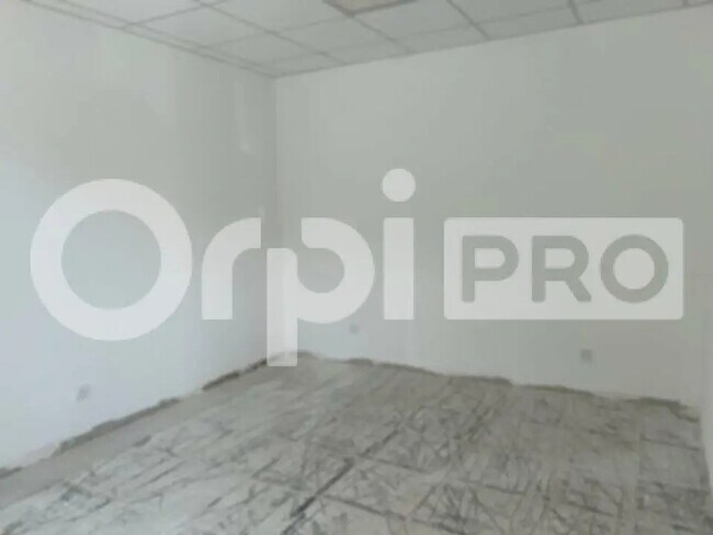 Plus de détails pour 11 Avenue De La République, Vénissieux - Local d’activités à vendre