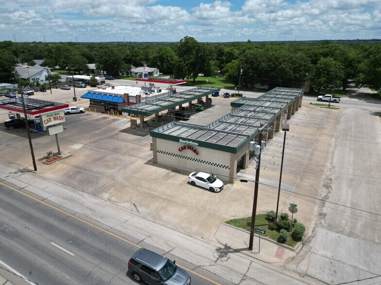 807 S Main St, Cleburne, TX à vendre - Photo principale – Image 1 sur 1
