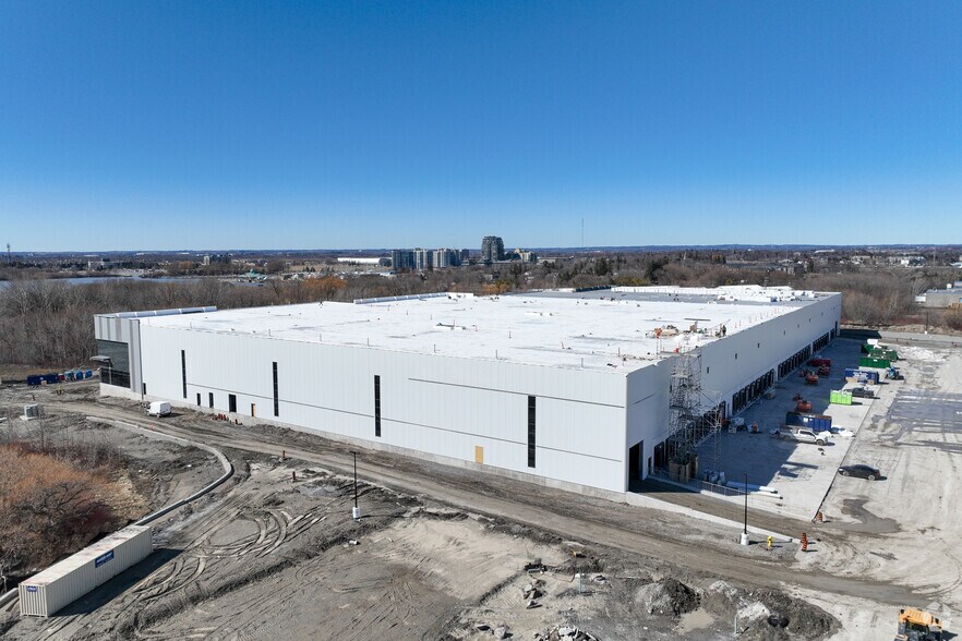 220 Water St, Whitby, ON à louer - Photo de l’immeuble – Image 2 sur 2