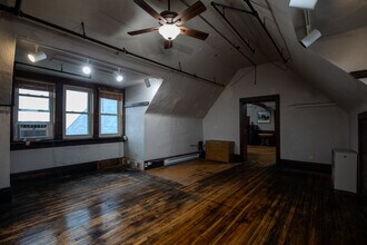 4403 St Clair Ave, Cleveland, OH à louer Photo intérieure– Image 2 sur 9