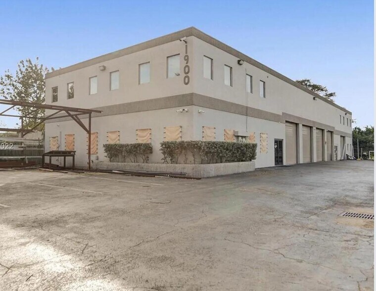 1901 NW 32nd St, Pompano Beach, FL à louer - Photo principale – Image 2 sur 2