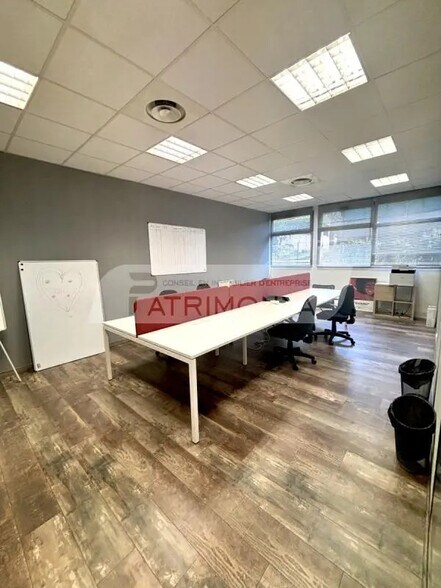 Bureau dans Marseille à louer - Photo de l’immeuble – Image 2 sur 5