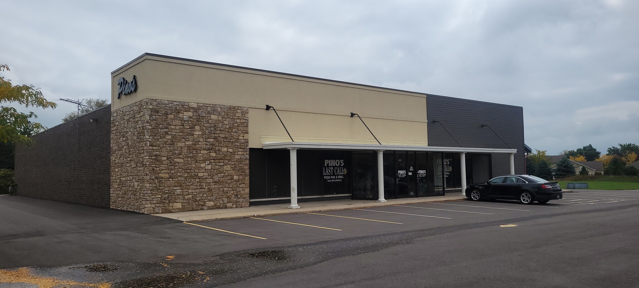 545 Kenosha Ave, Walworth, WI à louer Photo de l’immeuble– Image 1 sur 5