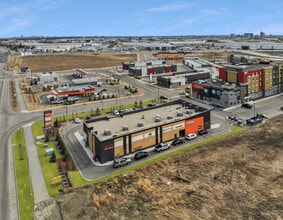 725-745 Mistatim Way NW, Edmonton, AB à louer Photo de l’immeuble– Image 2 sur 7