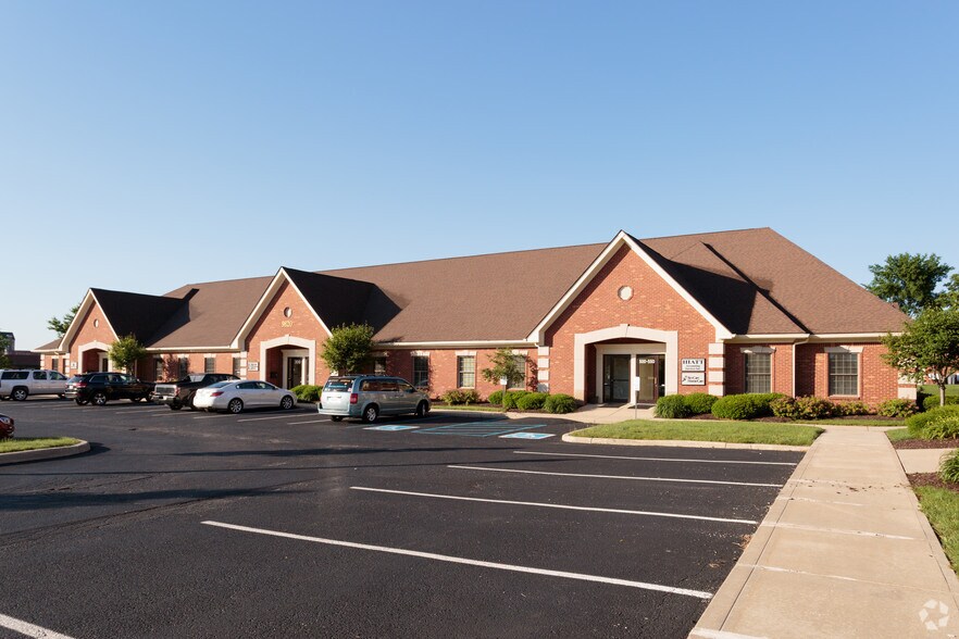 9820 Westpoint Dr, Fishers, IN à louer - Photo de l’immeuble – Image 2 sur 3