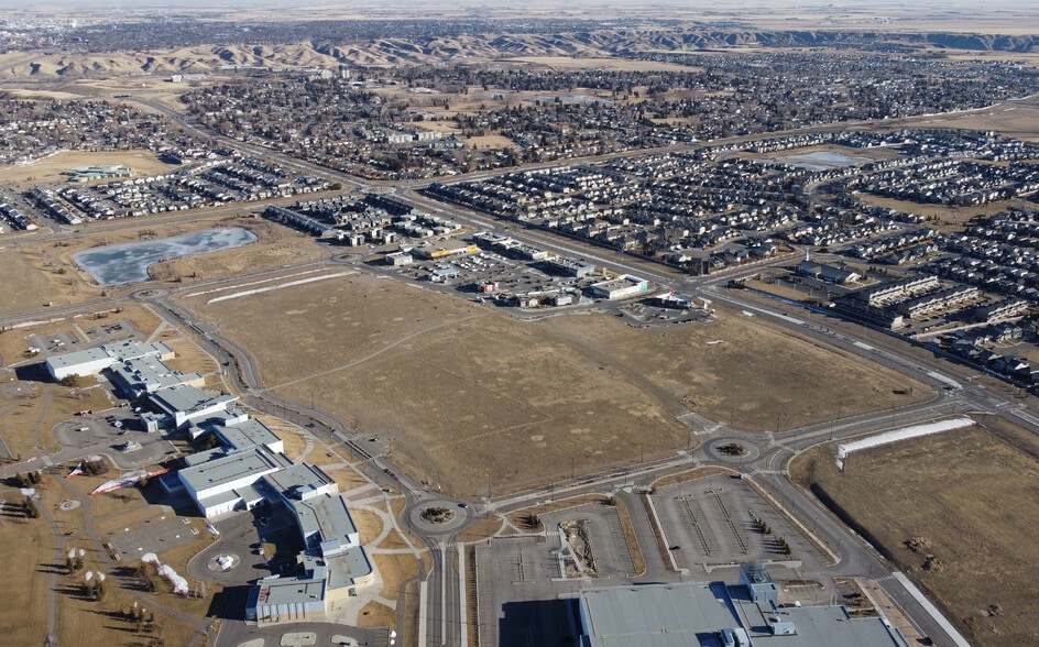 35 Mauretania Rd W, Lethbridge, AB à louer - Aérien – Image 2 sur 2
