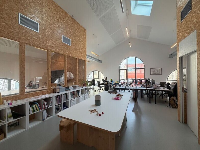Bureau dans Bordeaux à louer - Photo de l’immeuble – Image 2 sur 11
