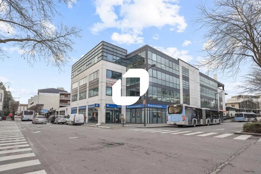 Bureau dans Chelles à vendre - Photo de l’immeuble – Image 2 sur 14