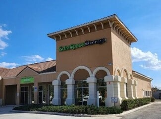 Plus de détails pour 5645 W State Road 46, Sanford, FL - Bureau/Local commercial à louer