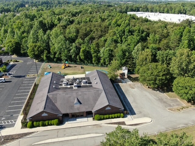 4065 Premier Dr, High Point, NC à vendre - Photo de l’immeuble – Image 3 sur 10