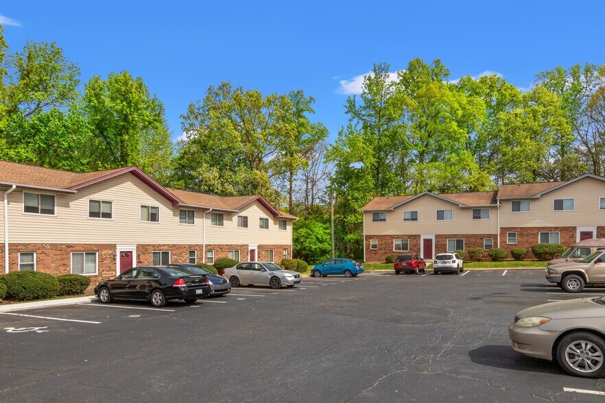 1611 Fairfax Rd, Greensboro, NC à vendre - Photo de l’immeuble – Image 3 sur 7