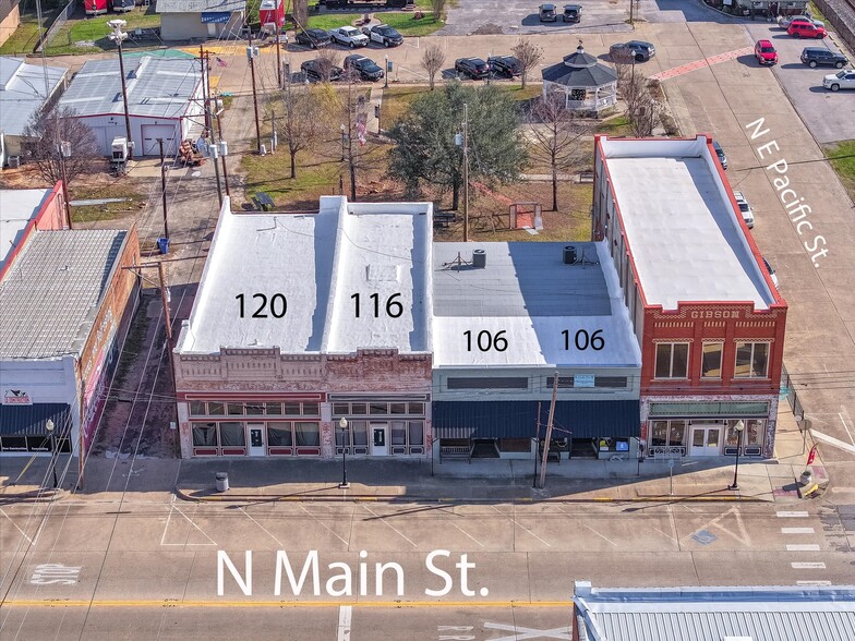 106 N Main St, Grand Saline, TX à vendre - Photo de l’immeuble – Image 2 sur 25