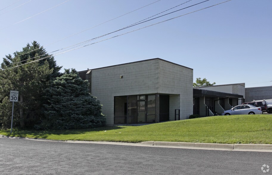 2381 S 2700 W, Salt Lake City, UT à louer - Photo de l’immeuble – Image 1 sur 5