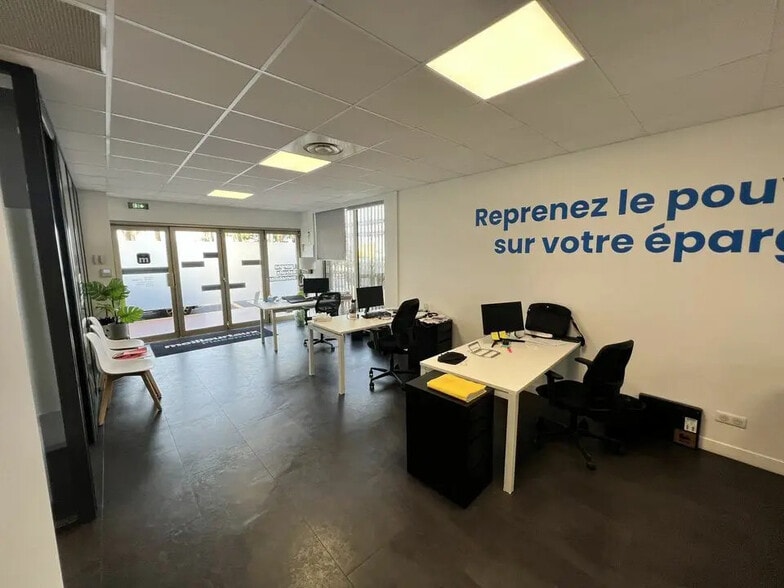 Local commercial dans Cannes à vendre - Photo de l’immeuble – Image 2 sur 3