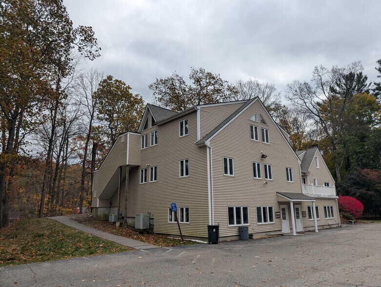 569 Main St, Monroe, CT à vendre - Photo de l’immeuble – Image 3 sur 3