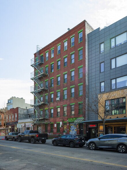 140 Metropolitan Ave, Brooklyn, NY à vendre - Photo de l’immeuble – Image 3 sur 5