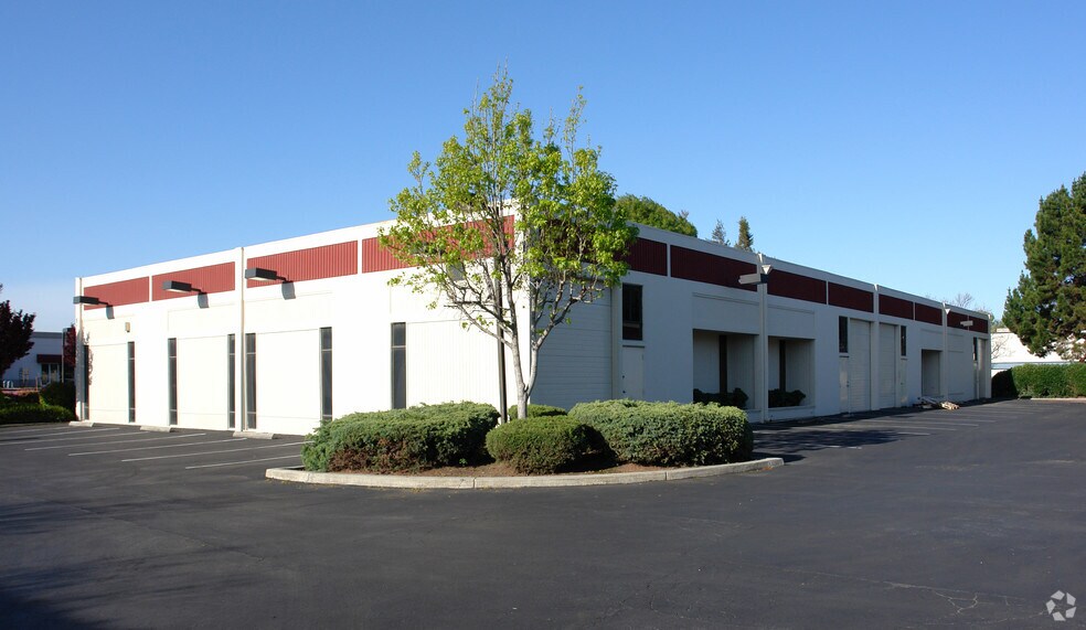 2211 Fortune Dr, San Jose, CA à louer - Photo de l’immeuble – Image 3 sur 4