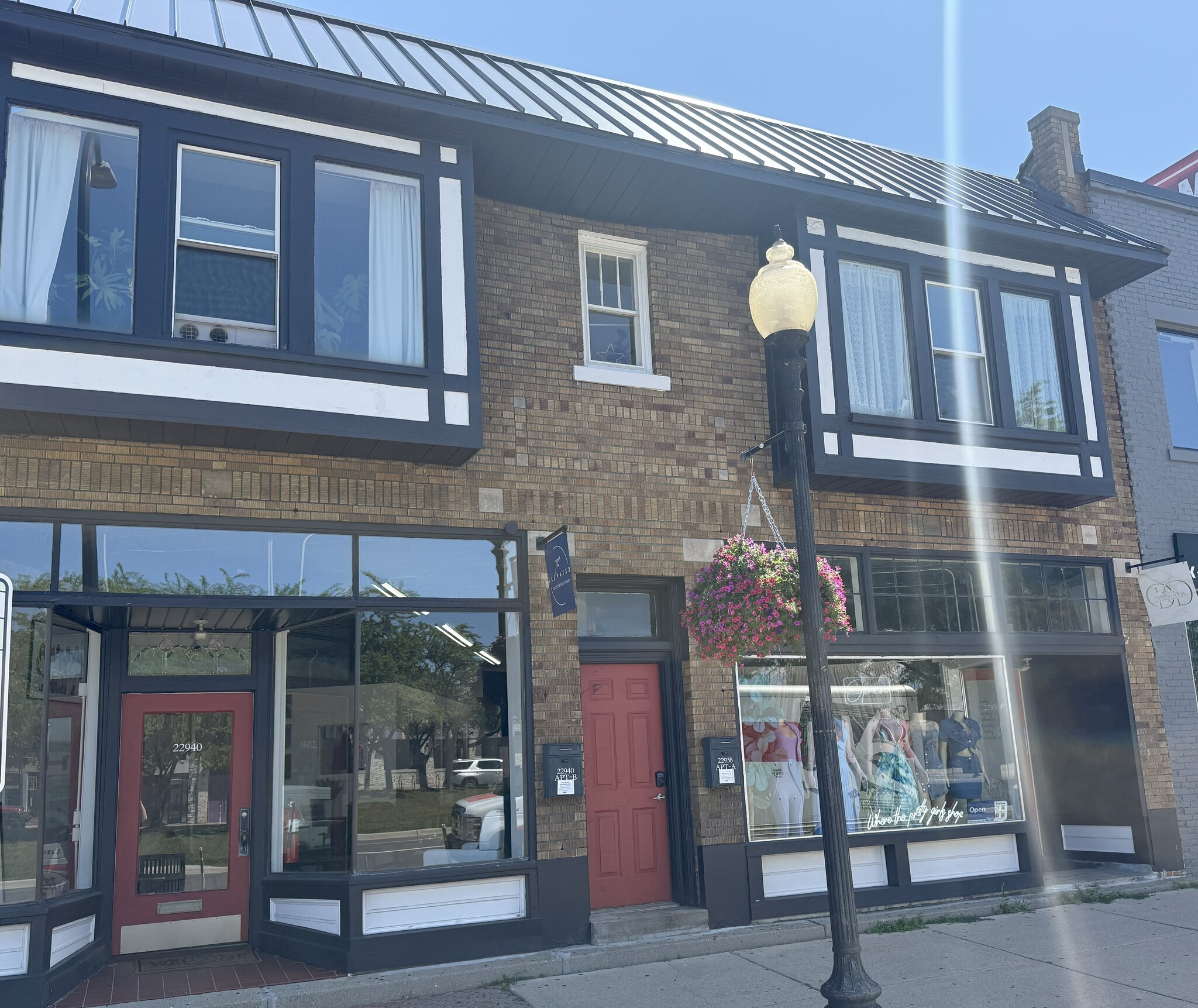 22938-22940 Woodward Ave, Ferndale, MI à louer Photo intérieure– Image 1 sur 3