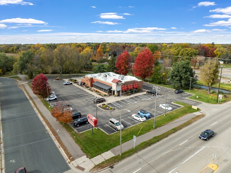 2000 Vermillion St, Hastings, MN à vendre - Photo de l’immeuble – Image 2 sur 5